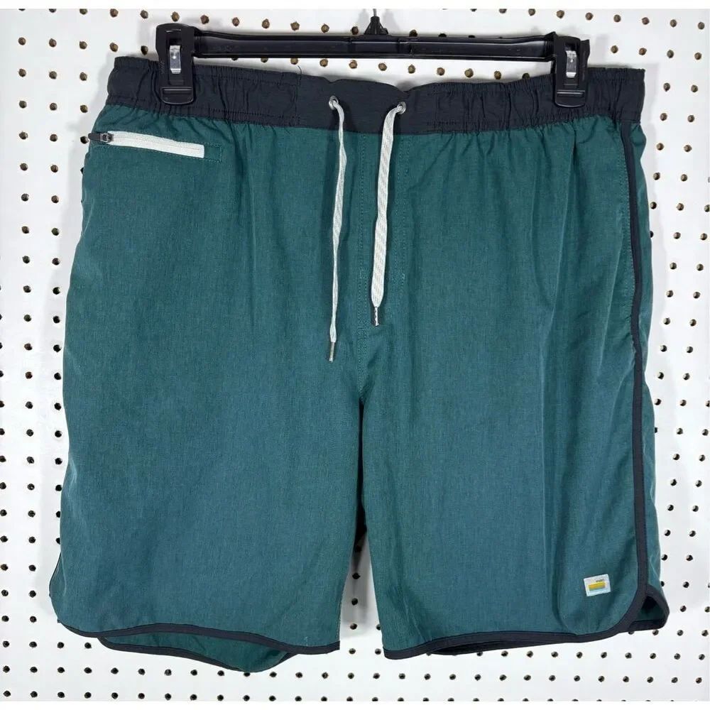 Vuori mens shorts size XXL